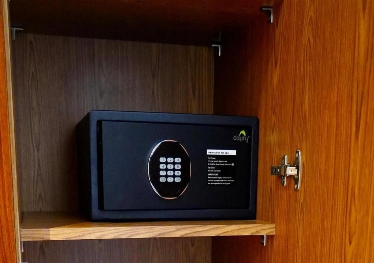 Hotel O Cean Suites Near Igi Airport 뉴델리 외부 사진