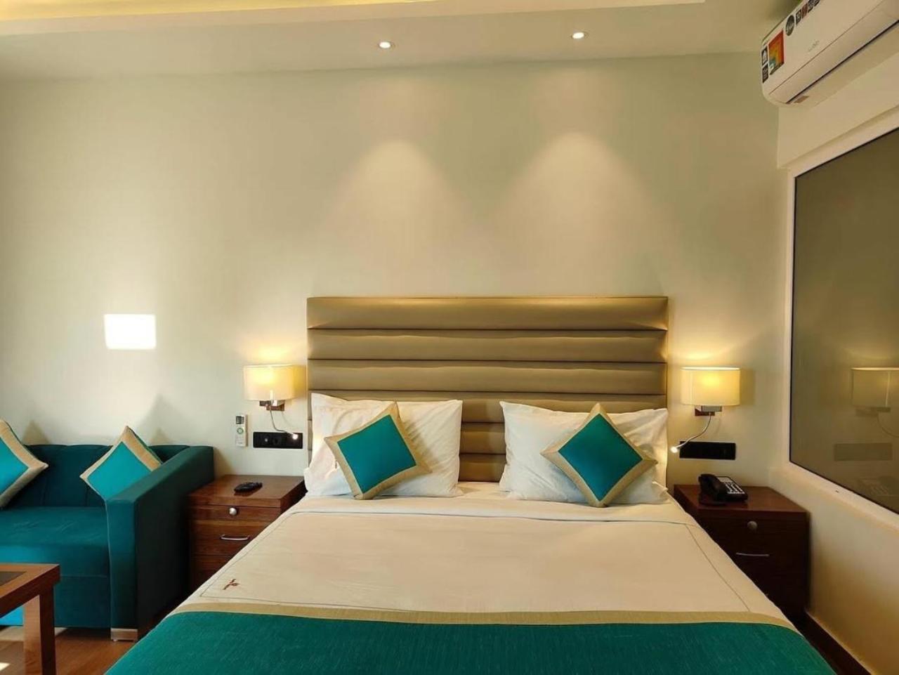 Hotel O Cean Suites Near Igi Airport 뉴델리 외부 사진