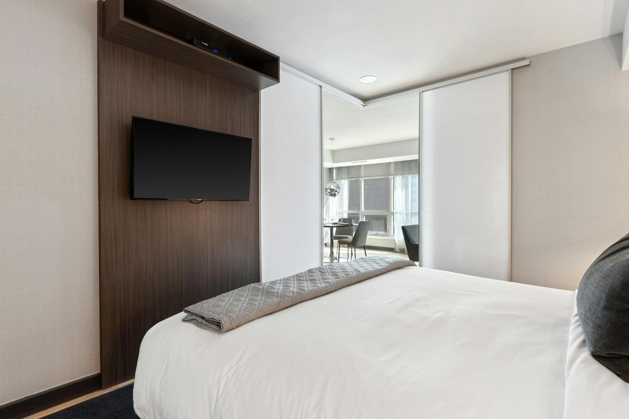 Hotel O Cean Suites Near Igi Airport 뉴델리 외부 사진