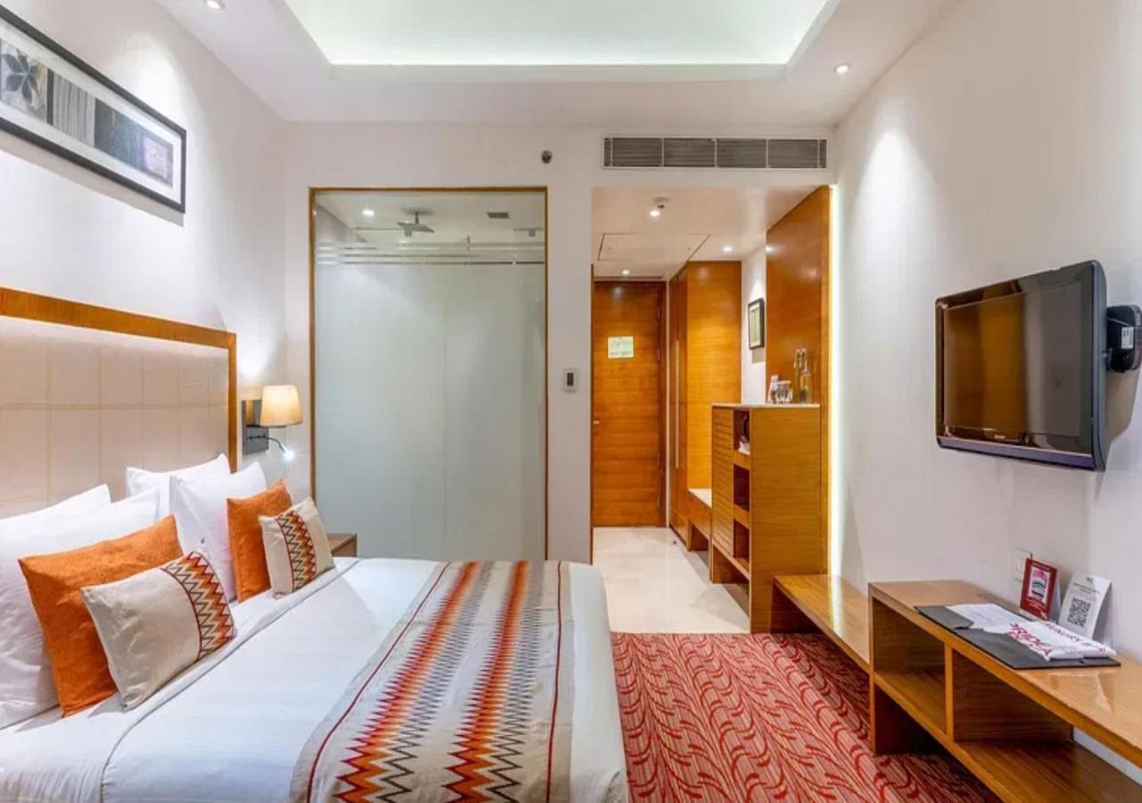 Hotel O Cean Suites Near Igi Airport 뉴델리 외부 사진